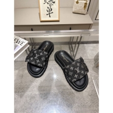 Louis Vuitton Slippers